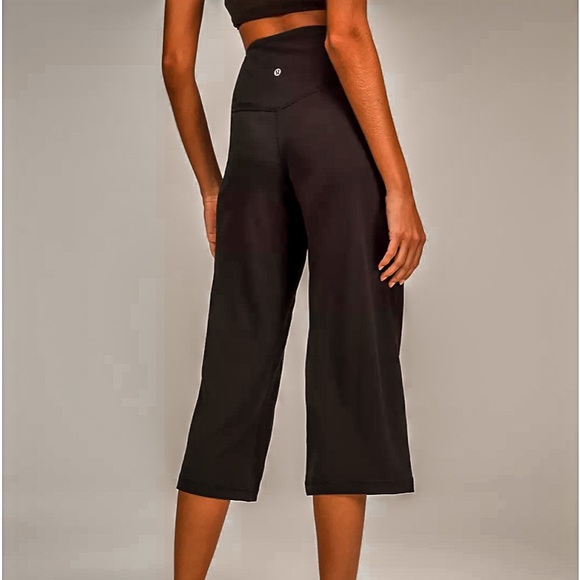 Lululemon Cropped Flare Leggings - Picture 2 of 6